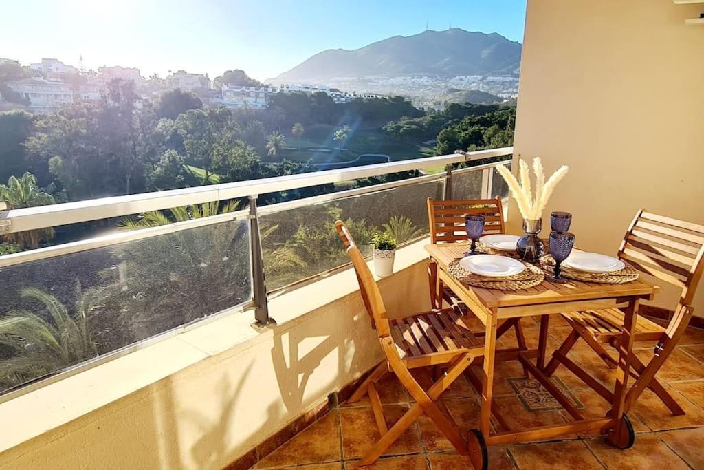 Soleado Apartamento Golf Y A 900 M De La Playa Benalmadena Bagian luar foto